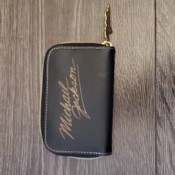 👑 King of POP - Michael Jackson Zippered Wallet by Pop Art Products - Picture 2 of 14
